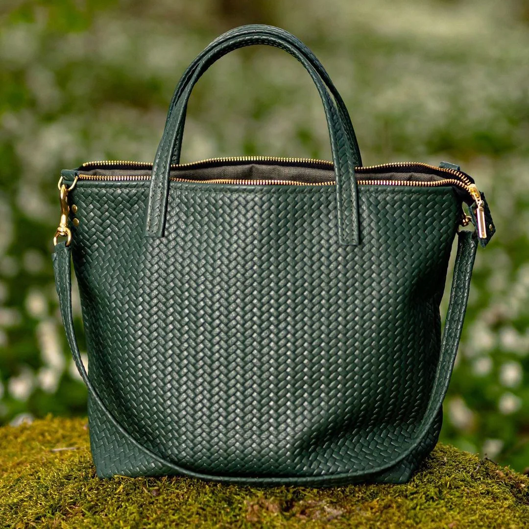front view of green ladies tote bag in pakistan vibetotes