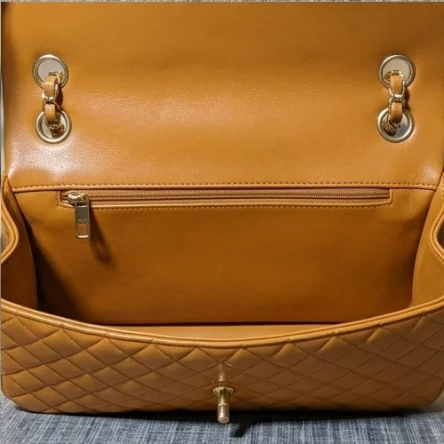 Brown quilted ladies shoulder bag with gold chain – inner view